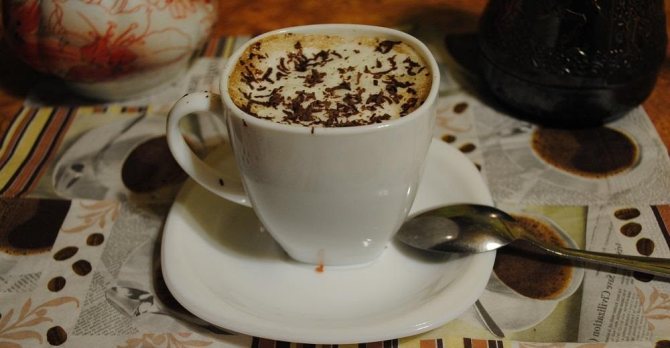 фото кофе по венски, приготовленный в турке