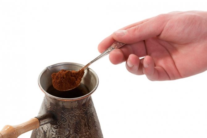 photo of the correct grinding of Turkish coffee