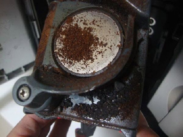 Как удалить накипь в кофемашине Delonghi (Делонги): чем убрать отложения, как очистить отдельные элементы аппарата?