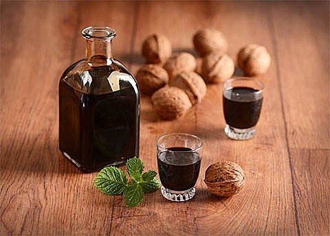 Coffee liqueur with walnuts