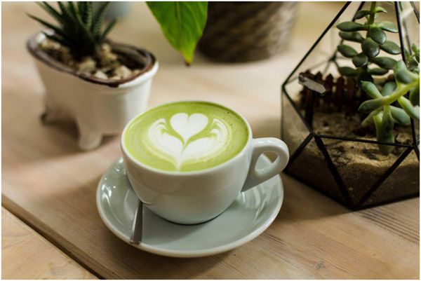matcha latte and art latte