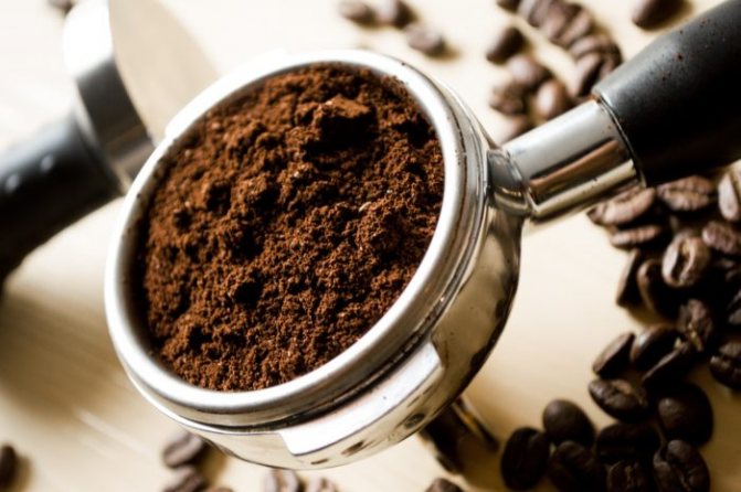 Waste coffee from a coffee machine: where to use coffee grounds