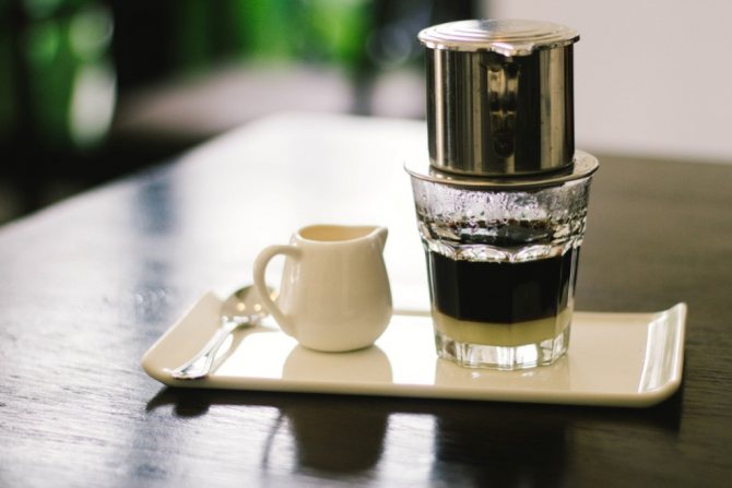 When preparing Kopi Luwak in Vietnamese style, use a French press or a Finnish press.